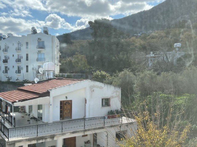 2+1 WOHNUNGEN IN Girne, Lapta MIT NULL MEER- UND BERGBLICK