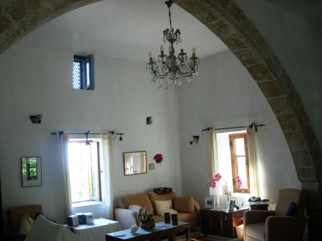 BEAUTIFUL 2+1 STONE HOUSE RESTORED BY APHRODITE BROTHERS ESTATE & CONSTRUCTION as Sole Agent : DOĞAN BORANSEL 0533 867 19 11