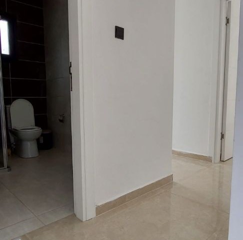 GİRNE LAPTA BÖLGESİNDE GENİŞ TERASLI SIFIR 2+1 DAİRE   : DOĞAN BORANSEL 0533 867 19 11