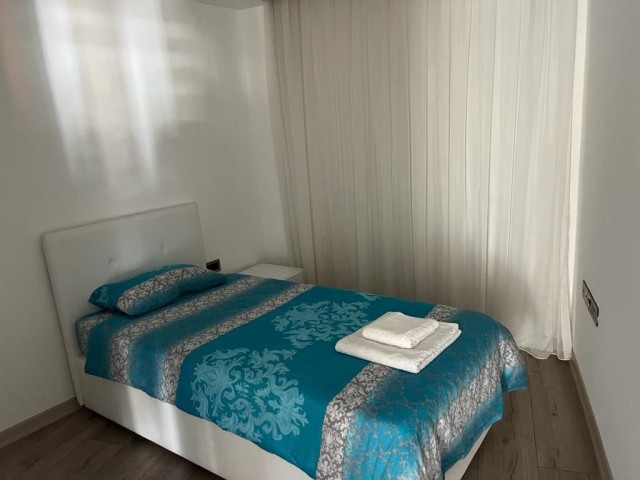 2+1 WOHNUNG ZUM VERKAUF IN PERFEKTER LAGE IM ZENTRUM VON KYRENIA (0533 871 6180)