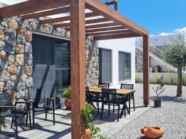 Ein prächtiger BUNGALOW mit 3 Schlafzimmern und Gemeinschaftspool in ALAGADİ, KYRENIA – Doğan Boransel – 0533-8671911.