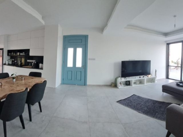 GİRNE, ALAGADİ'de  3 Yatak Odalı  Ortak yüzme havuzlu muhteşem bir  BUNGALOW- Doğan Boransel - 0533-8671911.