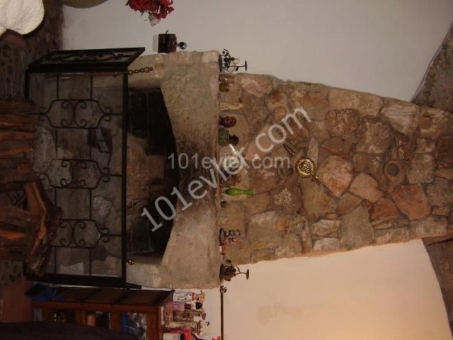 600 YEARS OLD 1 BEDROOM HISTORICAL MILL HOUSE FOR HOLIDAY LETS - For 3 people ideal