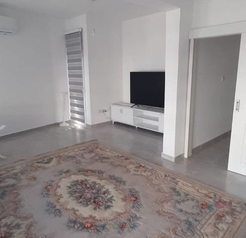 3+1 WOHNUNG ZUM VERKAUF IM ZENTRUM VON GAZİMAĞUSA, IN AUSGEZEICHNETEM ZUSTAND UND MIT TÜRKISCHEM REISEBUS (0533 871 6180)