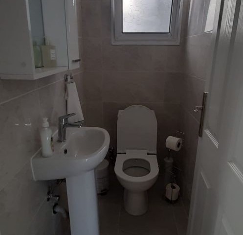 3+1 FLAT FOR SALE IN GAZİMAĞUSA CENTER, IN EXCELLENT CONDITION AND WITH TURKISH COACH (0533 871 6180)