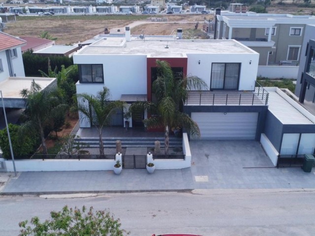 UNFURNISHED 4+1 VILLA FOR SALE IN PERFECT CONDITION IN MUTLUYAKA, GAZİMAĞUSA (0533 871 6180)