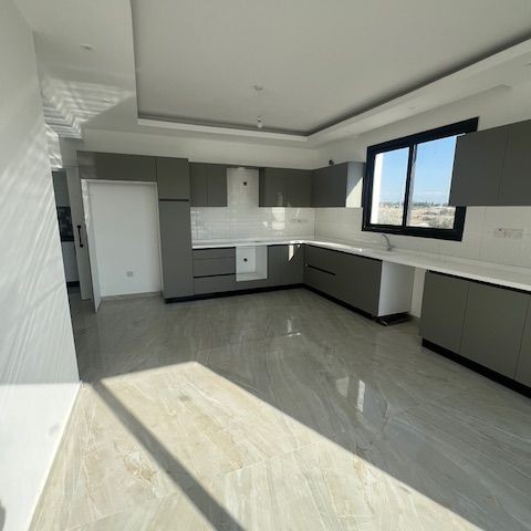 ALAYKÖY BÖLGESİNDE 3+1 GENİŞ ALANLAR, BAHÇELİ 2 ADET 400 M2 ALAN İÇERİSİNDE VİLLALAR BERRN E UĞURSÖZ +905338706300