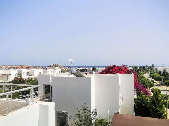 Satılık yarı müstakil villa 3+1 Caesar Beach mükemmel durumda