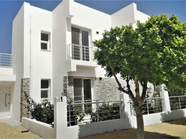 Satılık yarı müstakil villa 3+1 Caesar Beach