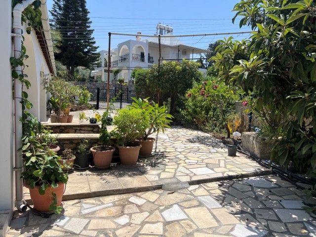 GİRNE , KARŞIYAKA'da  very good condition and FULLY FURNISHED 2+1 BUNGALOW with  1,761 m2  GARDEN SIZE AND WATER WELL WITH EXCELLENT SEA AND MOUNTAIN VIEW  : DOĞAN BORANSEL : Mobile/Whatsapp : +90-5338671911