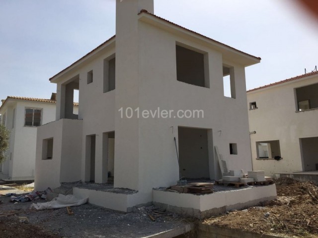 3+1 VILLA in Çatalköy, Kyrenia: Doğan Boransel 0533-8671911