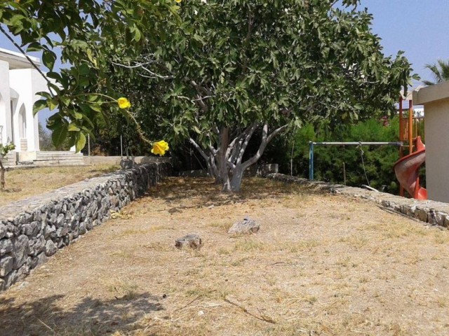 URGENT FOR SALE KYRENIA AREA FOR SALE BUNGALOWS