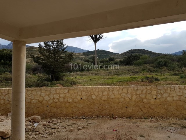 SOLE AGENT FOR SALE KYRENIA ALSANCAK AREA 4 BEDROOM VILLA WITH SPECTACULAR VIEWS AND IN