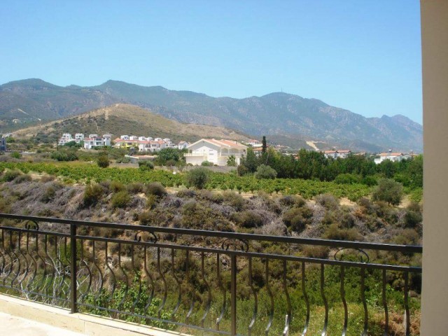 Wunderschöne Villa mit 4 Schlafzimmern und Pool auf einem Donum-Grundstück in Kyrenia/Alsancak