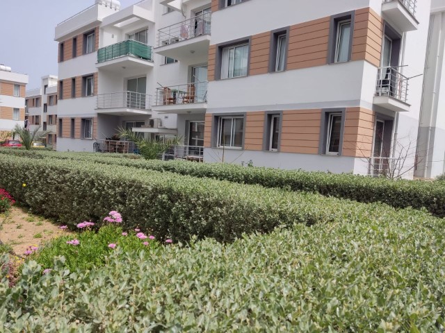 Girne Alsancak'ta Site İçerisinde Satılık Yeni 3+1 Sıfır Daire