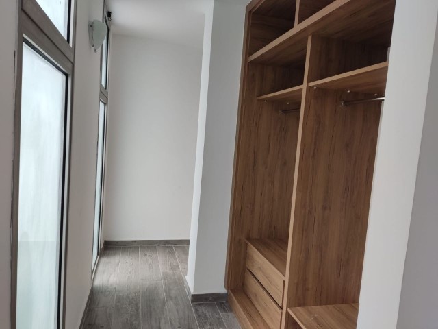 Girne Merkezde  Güzel Konumda Satılık 3+1 Penthouse