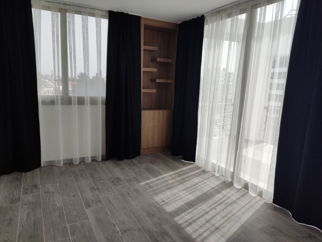 Girne Merkezde  Güzel Konumda Satılık 3+1 Penthouse