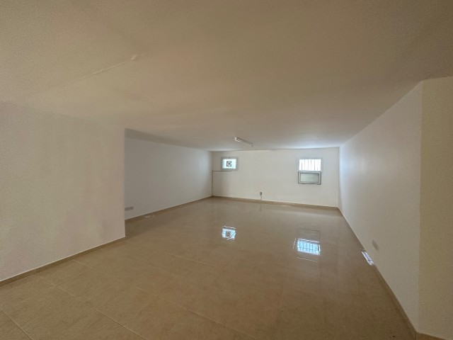 Kuzey Kıbrıs, Girne Alsancak Bölgesinde 1384 m² Arsa Üzerine İnşaa Edilmiş Satılık 5+1 Ultra Lüks 530 m² Villa 