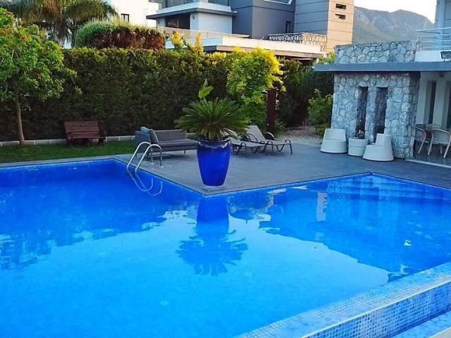 3+1 VILLA MIT POOL MIT ATEMBERAUBENDEM BERG- UND MEERBLICK IN OZANKÖY