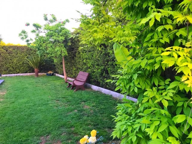 3+1 VILLA MIT POOL MIT ATEMBERAUBENDEM BERG- UND MEERBLICK IN OZANKÖY