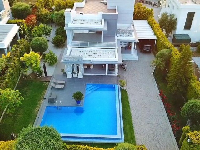 3+1 VILLA MIT POOL MIT ATEMBERAUBENDEM BERG- UND MEERBLICK IN OZANKÖY