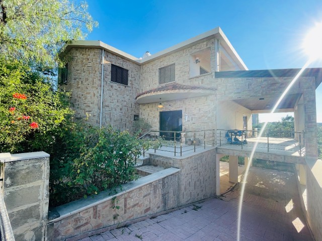 4+2 villa in Nicosia