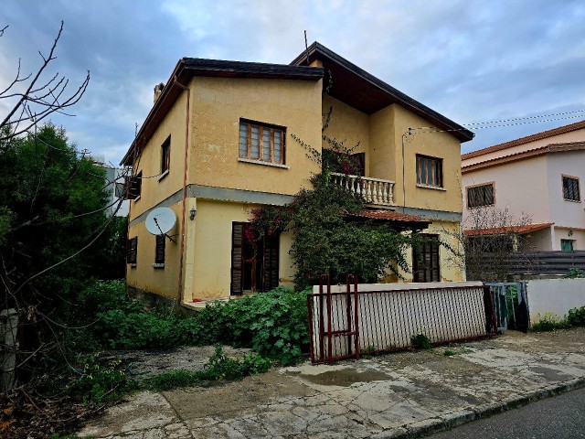 YELLOW STONE 350 M2 DETACHED VILLA WHICH REQUESTS RENOVATION ON A FULL LAND IN NICOSIA-YENIKENT REGION