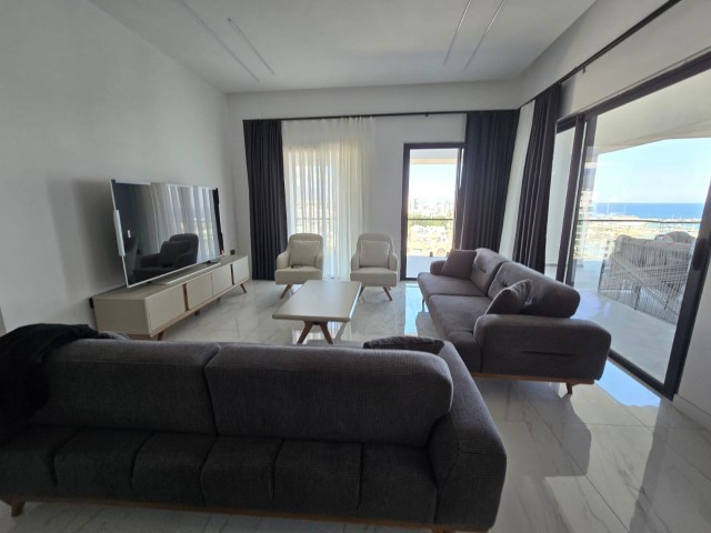 Apartment mit 3 Schlafzimmern, Meerblick und eigenem Pool