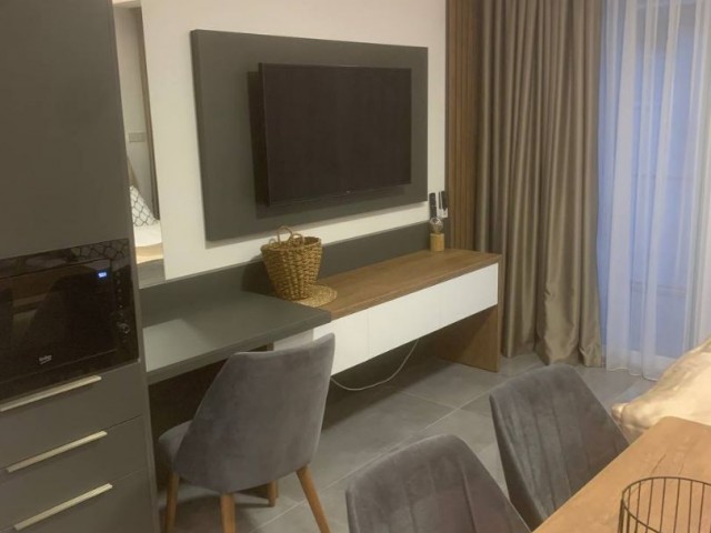 Studio in courtyard complex, 3rd floor fully furnished, furniture and appliances stand