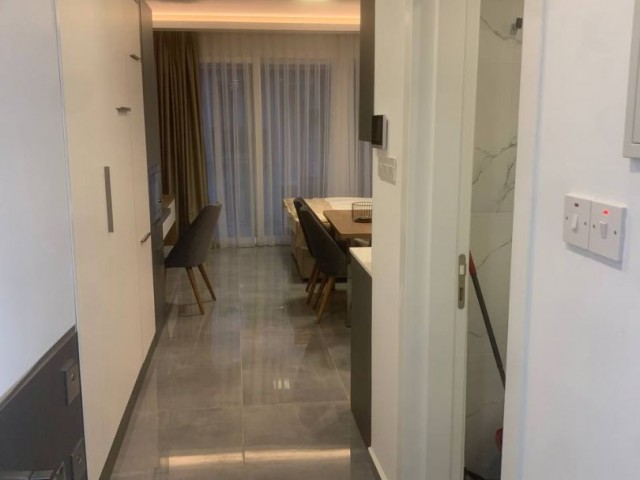 Studio in courtyard complex, 3rd floor fully furnished, furniture and appliances stand