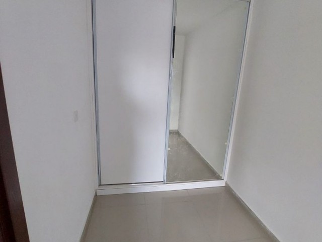 Kuzey Kıbrıs Mağusa Salamis Yolu Üzerinde Deniz Manzaralı Full Eşyalı Satılık 2+1 Penthouse Daire