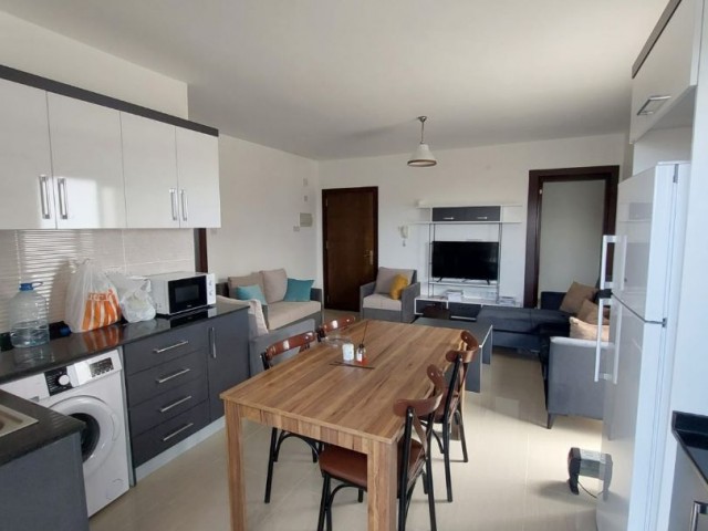 Komplett möblierte 2+1 Penthouse-Wohnung zum Verkauf mit Meerblick an der Salamis Road, Nordzypern Famagusta