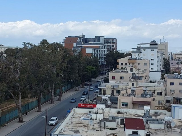 آپارتمان 2+1 پنت هاوس کاملا مبله برای فروش با منظره دریا در جاده سالامیس، قبرس شمالی فاماگوستا