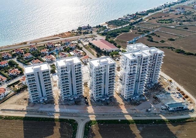 1+0 VOLLSTÄNDIG MÖBLIERTE WOHNUNG MIT MEERBLICK AUF DEM GRUNDSTÜCK IN DER UMGEBUNG İSKELE BOGAZ ZU VERMIETEN