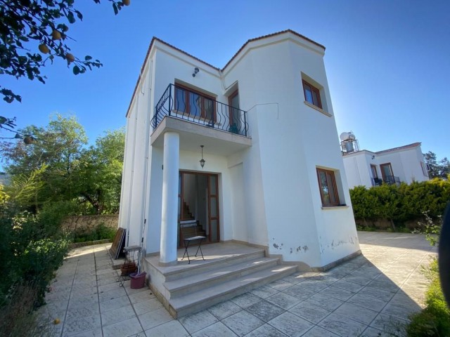 Girne Çatalköyde Deniz Manzaralı Ortak Havuzlu Müstakil 2+1 Villa 119000 Stg 