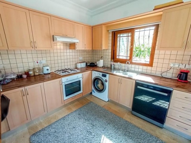 Girne Çatalköyde Deniz Manzaralı Ortak Havuzlu Müstakil 2+1 Villa 119000 Stg 