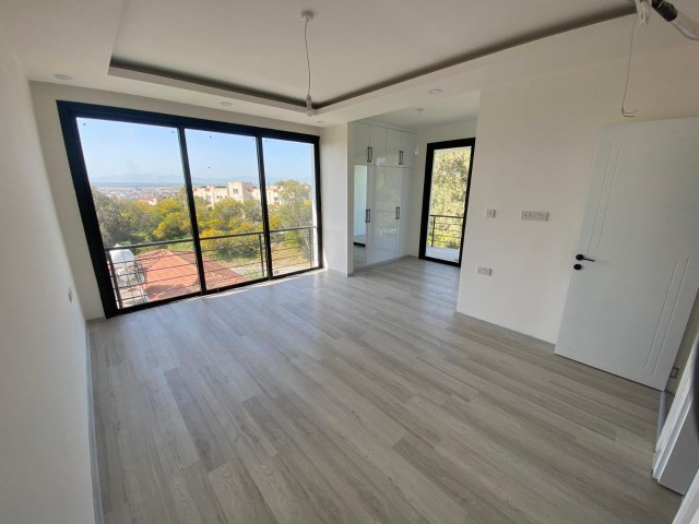 Gönyeli Aşıklar Tepesinde Satılık Muhteşem İkiz Villa 4+1 350 M2 177,000 Stg 