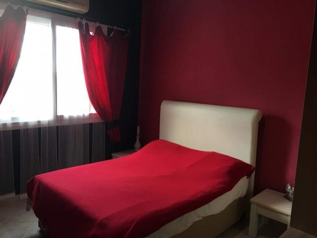 Wohnung mit Pool zur täglichen Miete in Esentepede 50 Stg pro Tag ** 