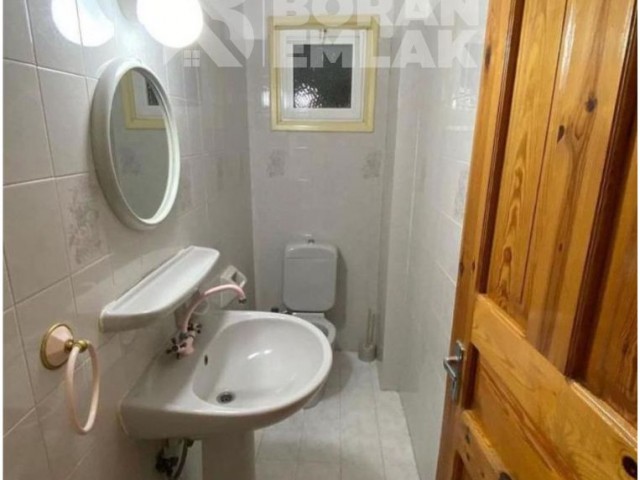 3+1 Wohnung zur Miete in Nikosia Dereboyu 5500 TL ** 