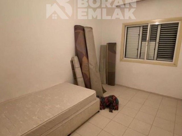 3+1 Wohnung zur Miete in Nikosia Dereboyu 5500 TL ** 