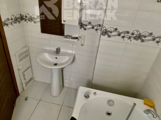 Lefkoşa Küçük Kaymaklı Bölgesinde Kiralık 2+1 Jakuzili Daire 