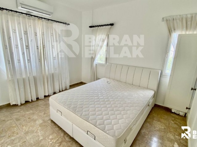 Zu verkaufen 3+1 Villa mit Pool in Kyrenia Catalkoy ** 