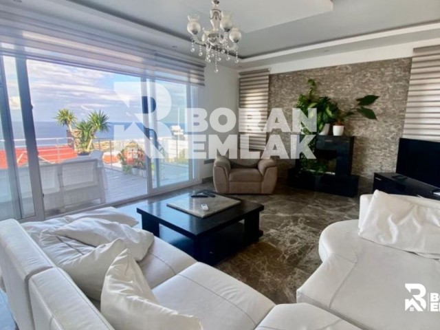 Girne Esentepe'de Kiralık 3+1 Full Eşyalı Havuzlu Luks Villa 