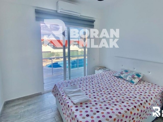 Girne Esentepe'de Kiralık 3+1 Full Eşyalı Havuzlu Luks Villa 