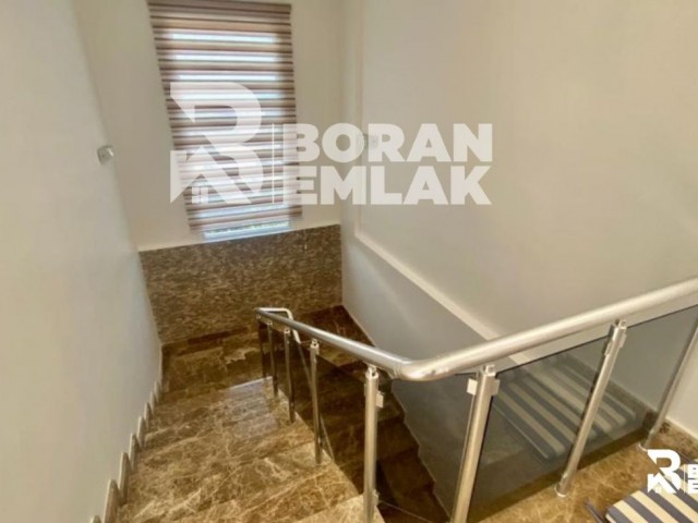 Girne Esentepe'de Kiralık 3+1 Full Eşyalı Havuzlu Luks Villa 