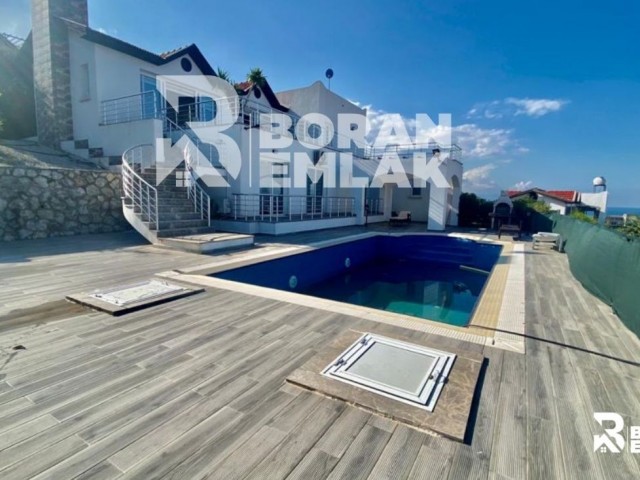 Girne Esentepe'de Kiralık 3+1 Full Eşyalı Havuzlu Luks Villa 