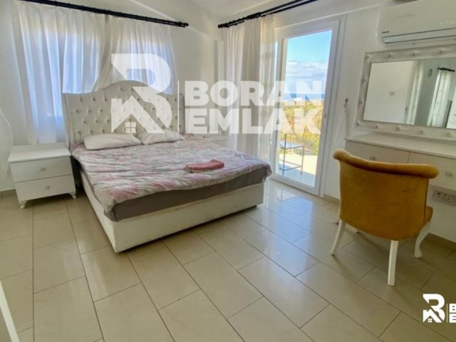 Girne Esentepe'de Kiralık 4+1 Full Eşyalı Havuzlu Villa 