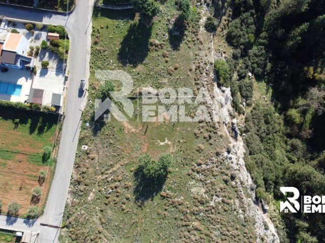 Grundstück mit herrlicher Aussicht zum Verkauf in Kyrenia Esentepe