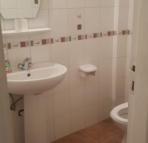 Flat To Rent in Aşağı Girne, Kyrenia