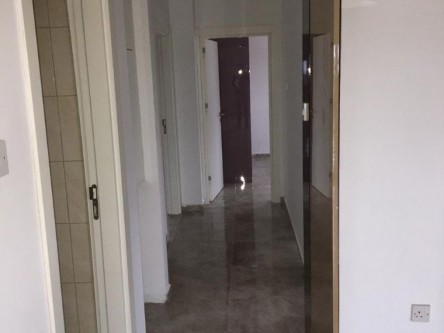 Flat To Rent in Alsancak, Kyrenia